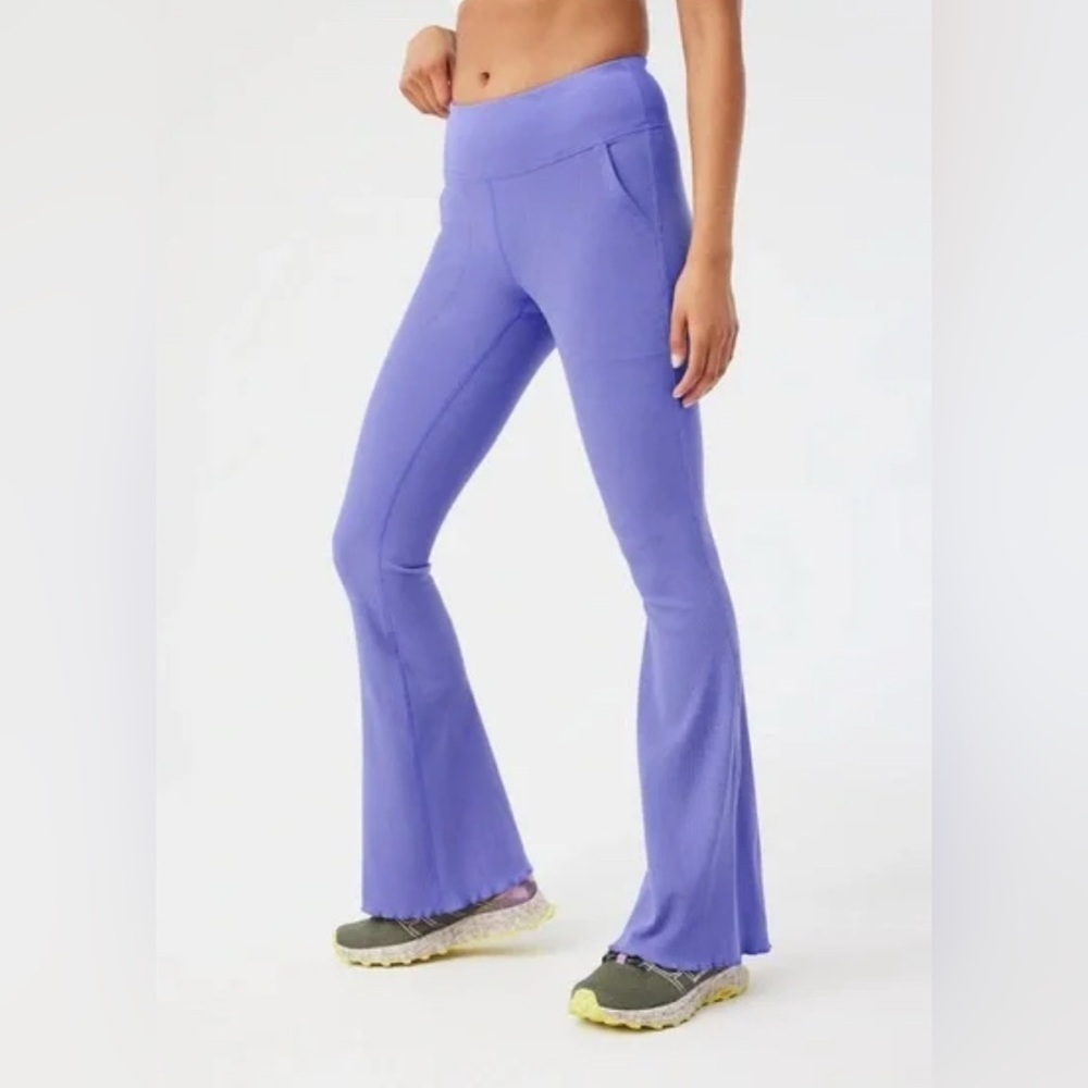Outdoor Voices Ribbed Flare Leggings, Size S - Picture 2 of 12
